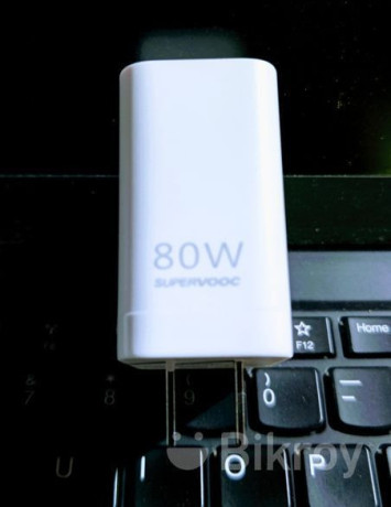 oneplus-80w-charger-big-0