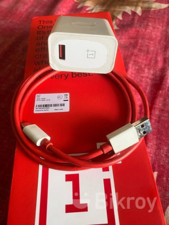 oneplus-7t-original-charger-big-0