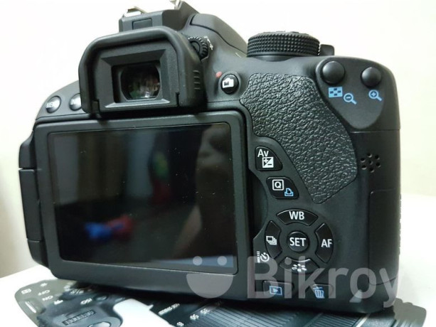 canon-700d-with-stm-lens-boxed-big-2