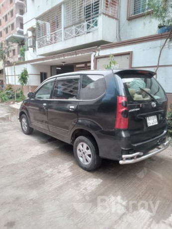 toyota-avanza-2009-big-3