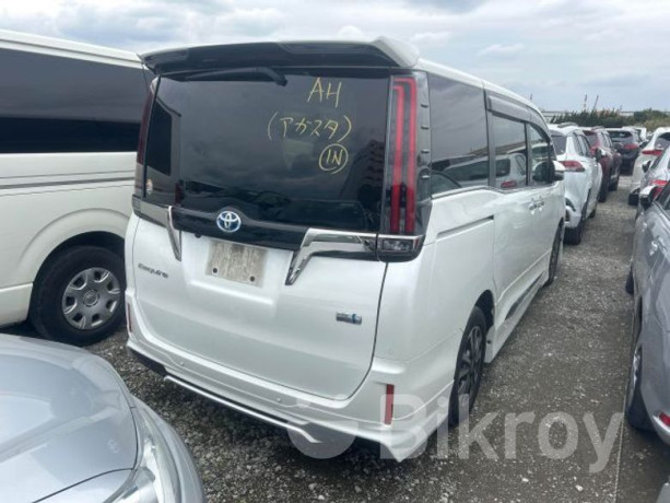 toyota-esquire-gi-premium-2021-big-4