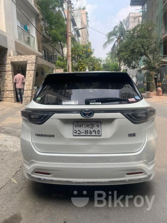 toyota-harrier-2017-advance-premium-big-2