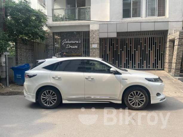 toyota-harrier-2017-advance-premium-big-3