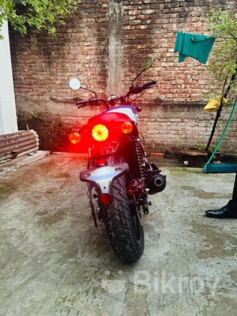 royal-enfield-hunter-350-rebel-blue-2025-big-2