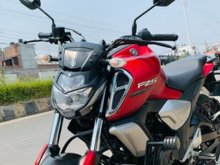 yamaha-fzs-v3-deluxe-2024