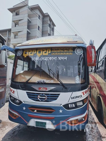 hino-ak1jmk-15404-2012-big-0