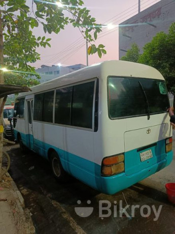 toyota-coaster-tourist-bus-2010-big-1