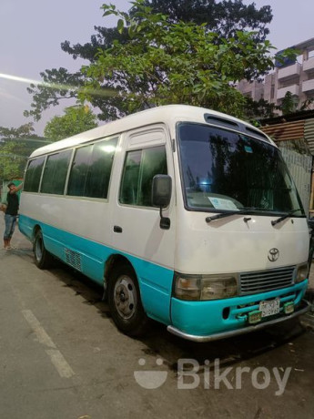 toyota-coaster-tourist-bus-2010-big-3