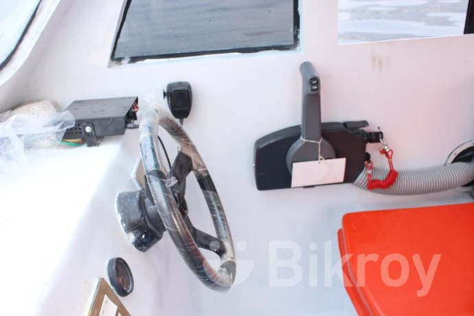 air-compact-marine-speedboat-big-1